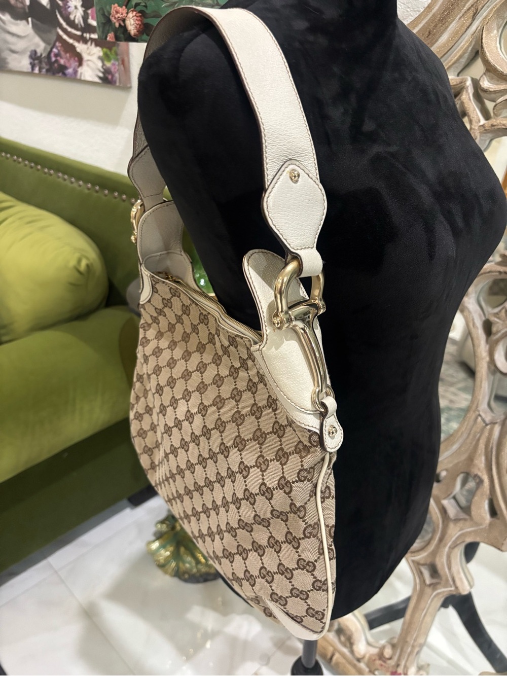 Gucci Beige GG Canvas Shoulder Bag with Cream Leather Accents - Picture 2 of 3